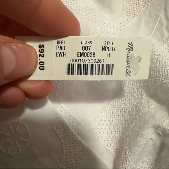 Madewell Darted V-Neck Top in Floral eyelet white - Picture 6 of 7